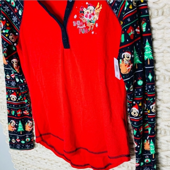 DISNEY CHRISTMAS HENLEY M - Picture 5 of 5